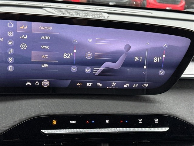 Buick Enclave Vehicle Full-screen Gallery Image 19