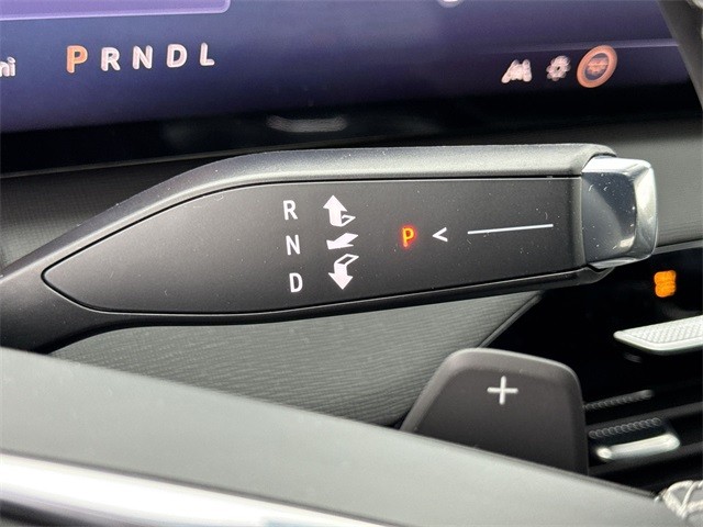 Buick Enclave Vehicle Full-screen Gallery Image 20