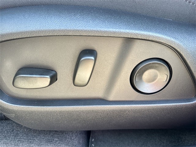 GMC Terrain Vehicle Full-screen Gallery Image 12