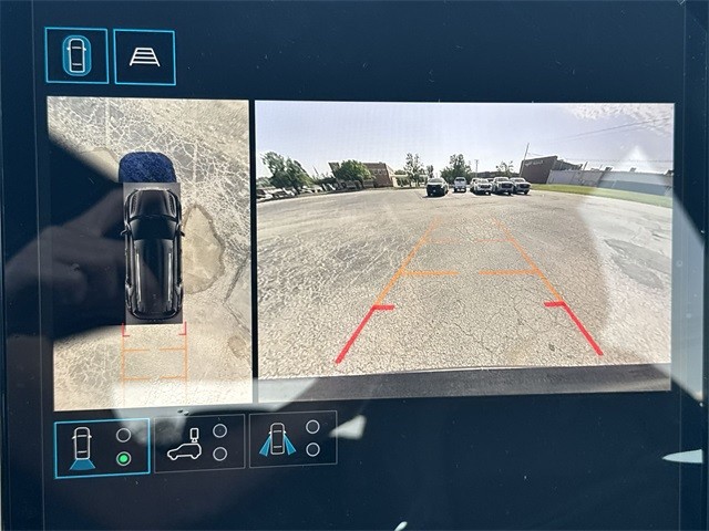 GMC Terrain Vehicle Full-screen Gallery Image 17