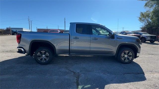 GMC Sierra 1500 Vehicle Full-screen Gallery Image 09