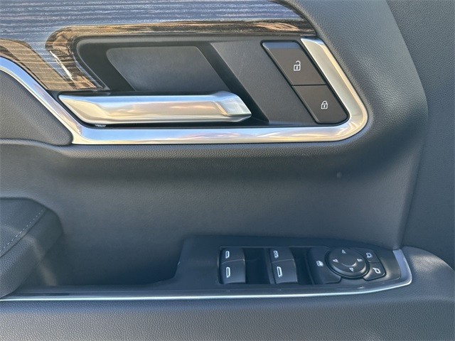 GMC Sierra 1500 Vehicle Full-screen Gallery Image 13