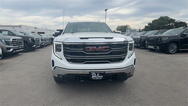 GMC Sierra 1500 Vehicle Full-screen Gallery Image 03