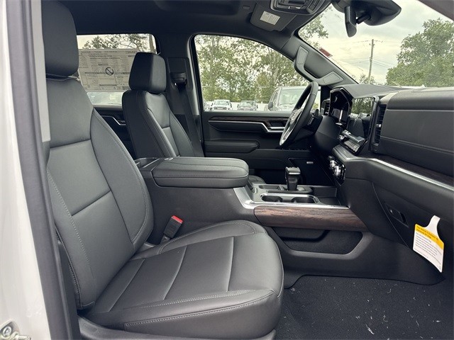 GMC Sierra 1500 Vehicle Full-screen Gallery Image 24