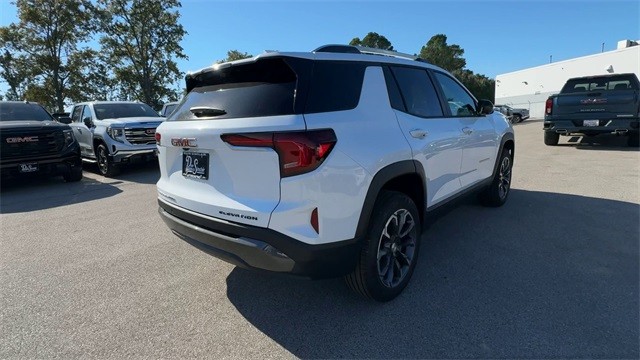 GMC Terrain Vehicle Full-screen Gallery Image 08