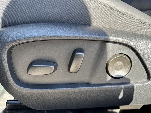 GMC Terrain Vehicle Full-screen Gallery Image 12