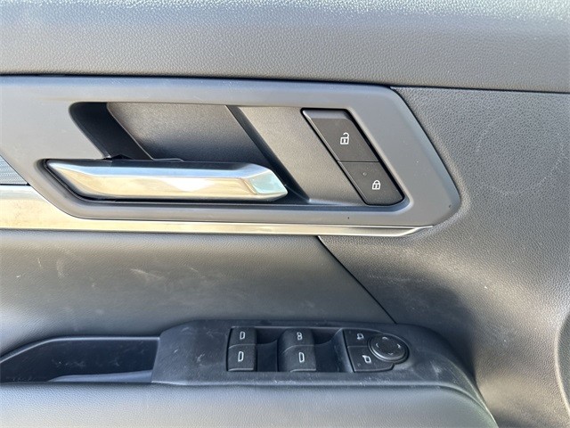 GMC Terrain Vehicle Full-screen Gallery Image 13