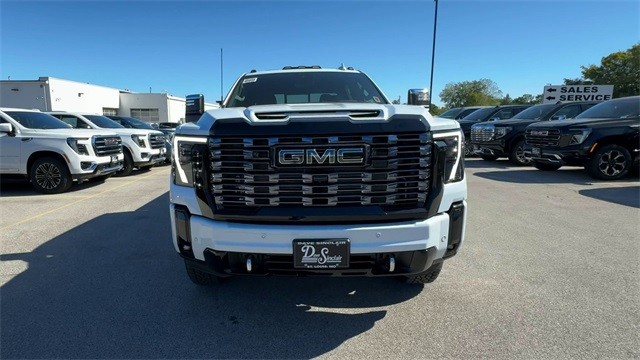 GMC Sierra 2500HD Vehicle Full-screen Gallery Image 03