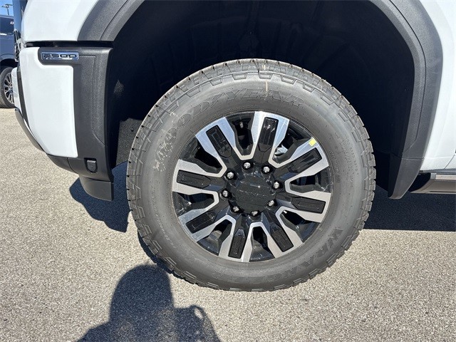 GMC Sierra 2500HD Vehicle Full-screen Gallery Image 10