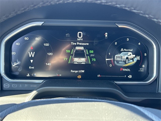 GMC Sierra 2500HD Vehicle Full-screen Gallery Image 15