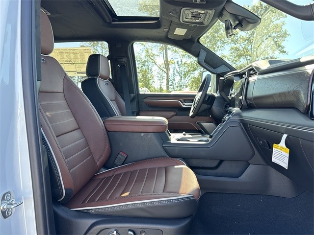 GMC Sierra 2500HD Vehicle Full-screen Gallery Image 25