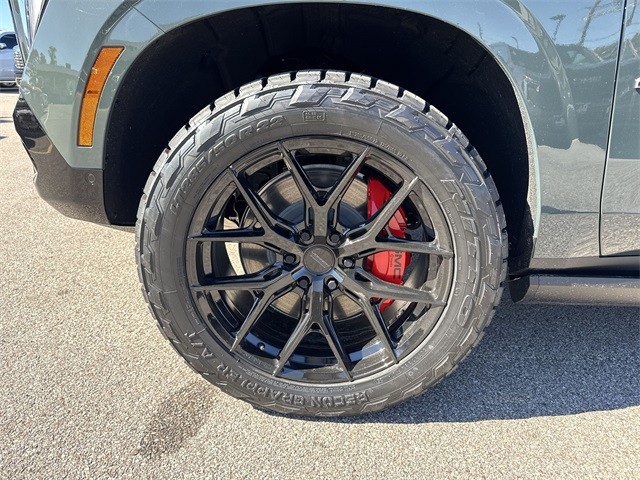 GMC Yukon Vehicle Full-screen Gallery Image 10