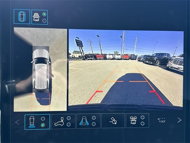 GMC Yukon Vehicle Full-screen Gallery Image 17