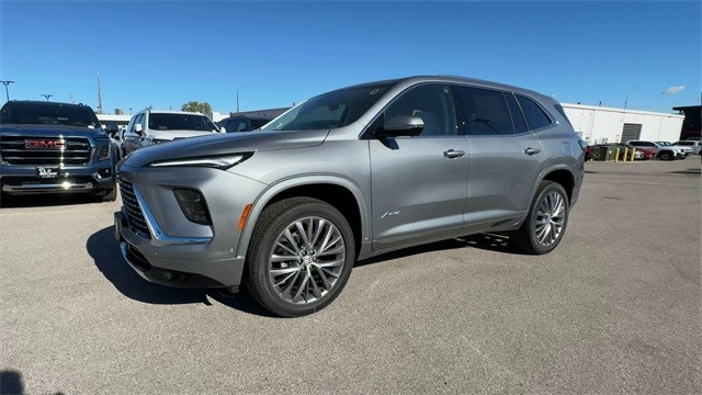 Buick Enclave Vehicle Full-screen Gallery Image 04