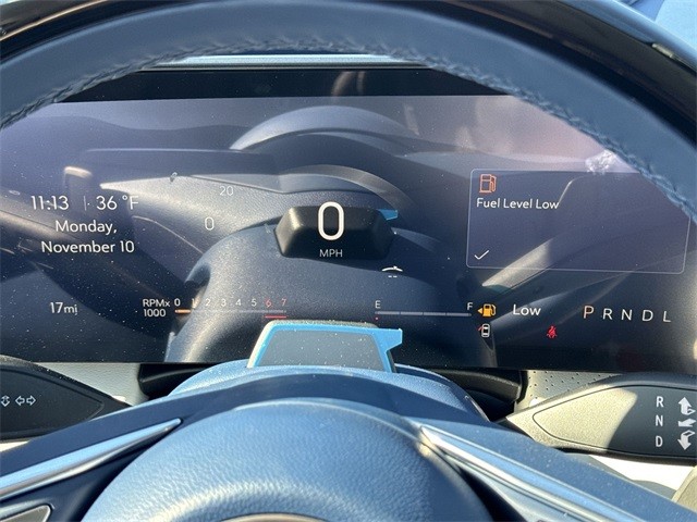 Buick Enclave Vehicle Full-screen Gallery Image 15