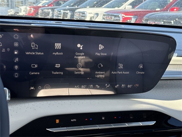 Buick Enclave Vehicle Full-screen Gallery Image 16