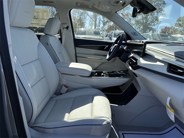 Buick Enclave Vehicle Full-screen Gallery Image 26