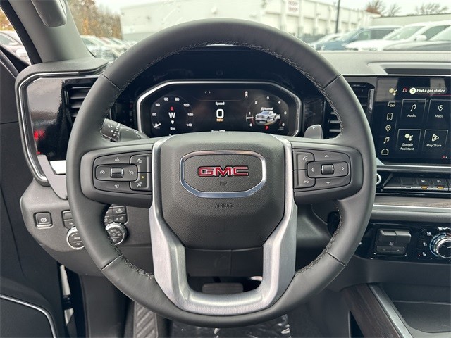 GMC Sierra 1500 Vehicle Full-screen Gallery Image 14