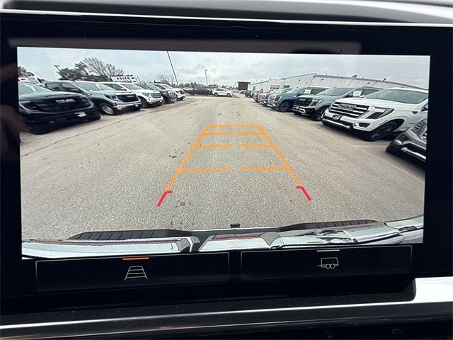 GMC Sierra 1500 Vehicle Full-screen Gallery Image 17