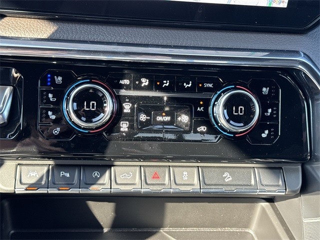 GMC Sierra 1500 Vehicle Full-screen Gallery Image 19