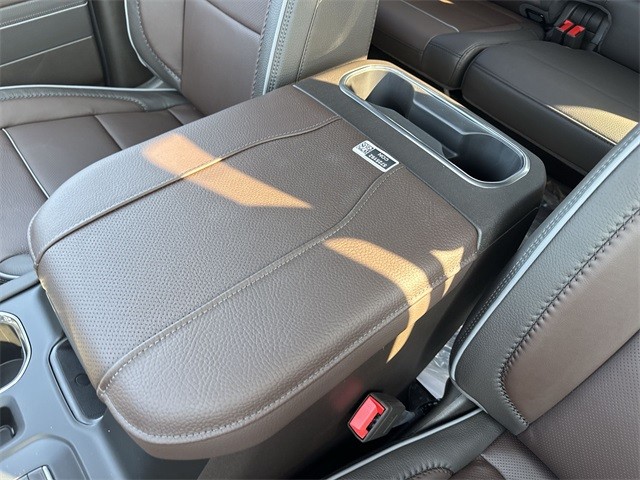 GMC Sierra 1500 Vehicle Full-screen Gallery Image 21