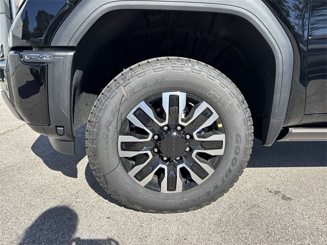 GMC Sierra 2500HD Vehicle Full-screen Gallery Image 10