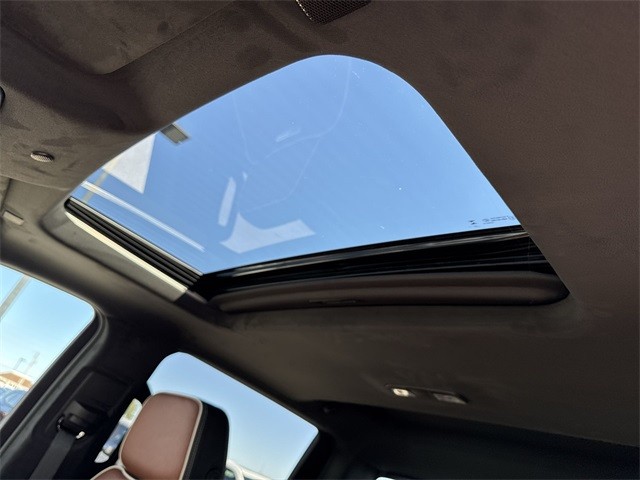 GMC Sierra 2500HD Vehicle Full-screen Gallery Image 22