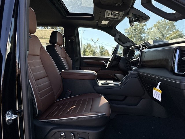 GMC Sierra 2500HD Vehicle Full-screen Gallery Image 25