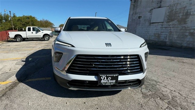 Buick Enclave Vehicle Full-screen Gallery Image 03