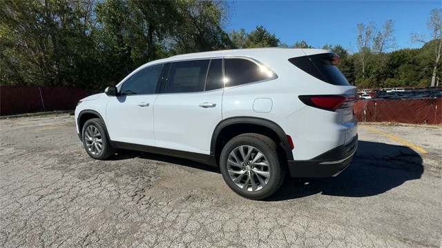 Buick Enclave Vehicle Full-screen Gallery Image 06