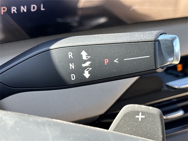 Buick Enclave Vehicle Full-screen Gallery Image 20