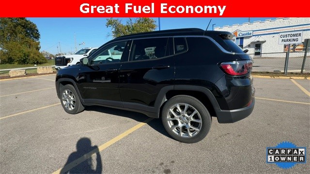 Jeep Compass Vehicle Full-screen Gallery Image 07