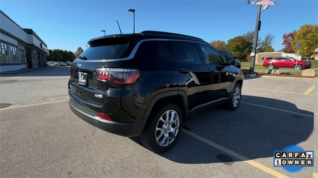 Jeep Compass Vehicle Full-screen Gallery Image 10
