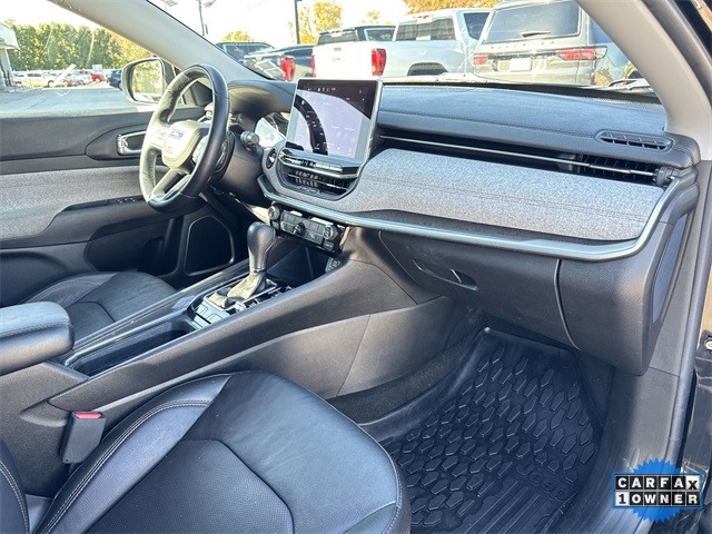 Jeep Compass Vehicle Full-screen Gallery Image 32