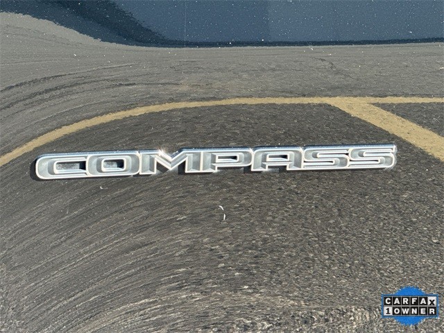 Jeep Compass Vehicle Full-screen Gallery Image 35