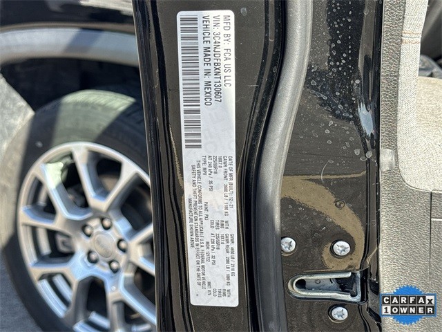 Jeep Compass Vehicle Full-screen Gallery Image 37