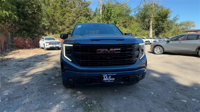 GMC Sierra 1500 Vehicle Full-screen Gallery Image 03