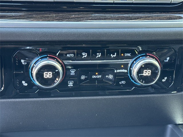 GMC Sierra 1500 Vehicle Full-screen Gallery Image 19