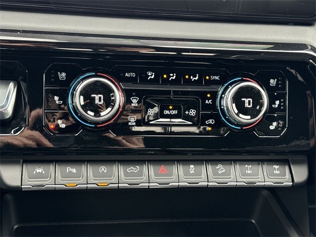 GMC Sierra 1500 Vehicle Full-screen Gallery Image 19