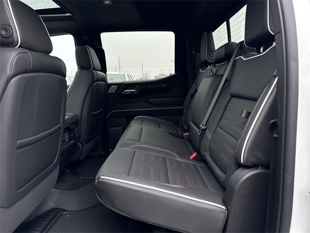 GMC Sierra 1500 Vehicle Full-screen Gallery Image 23