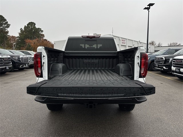 GMC Sierra 1500 Vehicle Full-screen Gallery Image 24