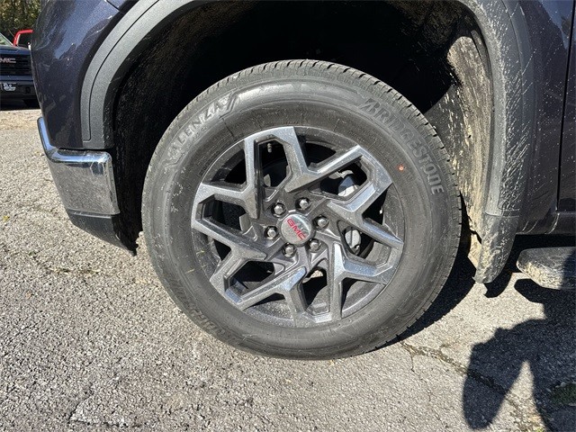 GMC Sierra 1500 Vehicle Full-screen Gallery Image 10