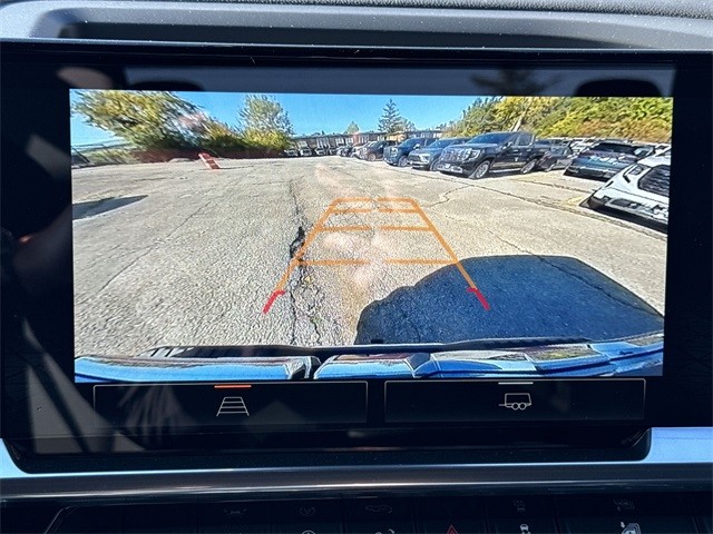 GMC Sierra 1500 Vehicle Full-screen Gallery Image 17