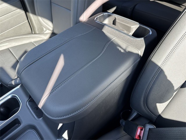 GMC Sierra 1500 Vehicle Full-screen Gallery Image 21