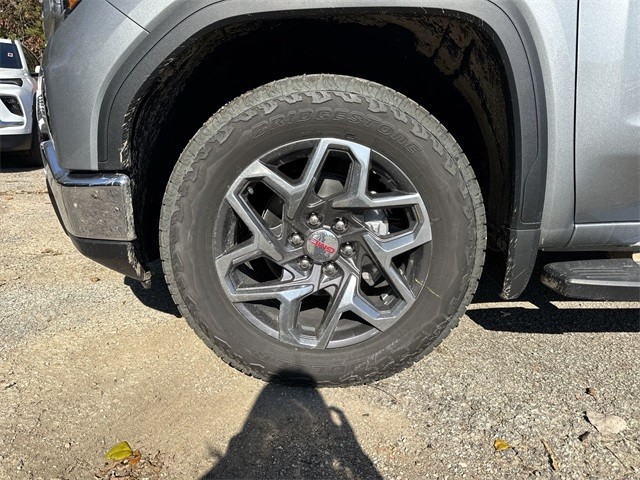 GMC Sierra 1500 Vehicle Full-screen Gallery Image 10