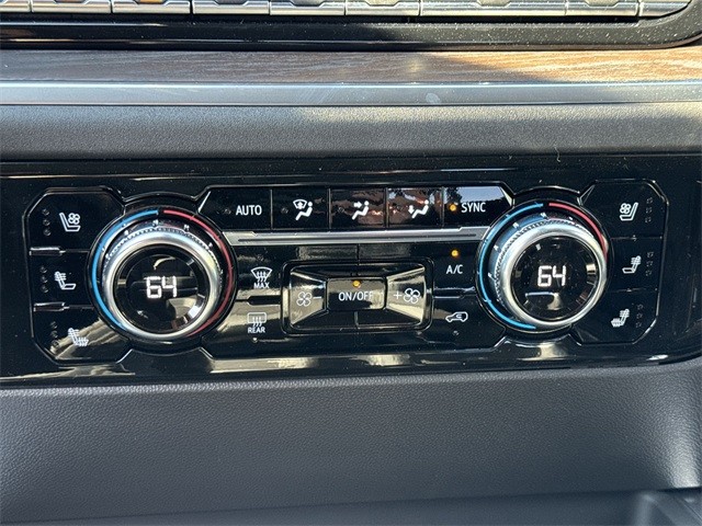 GMC Sierra 1500 Vehicle Full-screen Gallery Image 19