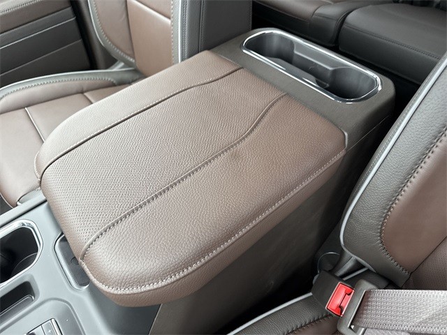 GMC Sierra 1500 Vehicle Full-screen Gallery Image 21