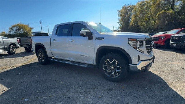 GMC Sierra 1500 Vehicle Full-screen Gallery Image 02