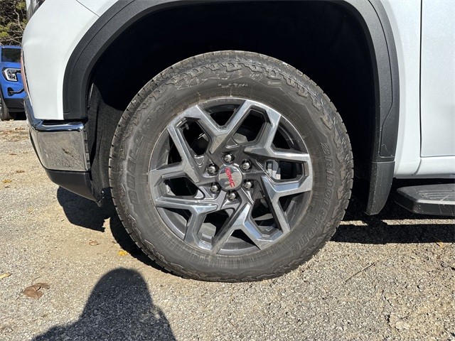 GMC Sierra 1500 Vehicle Full-screen Gallery Image 10