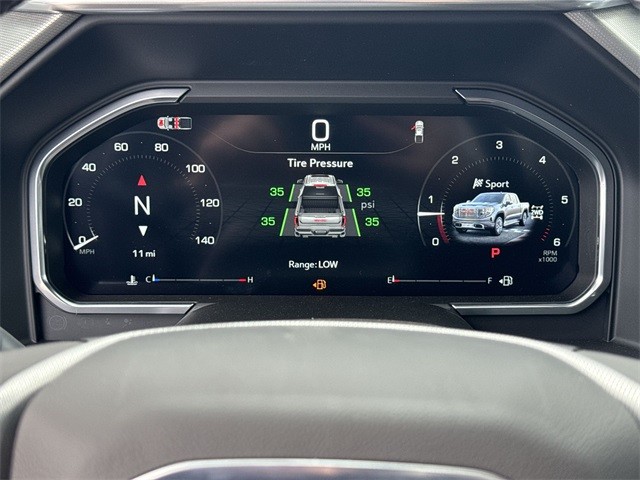 GMC Sierra 1500 Vehicle Full-screen Gallery Image 15